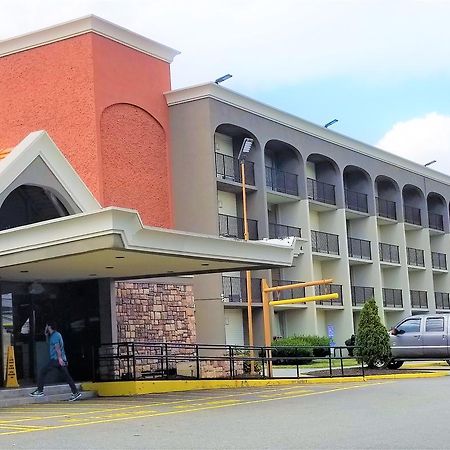 Howard Johnson By Wyndham Clifton Nj Exteriér fotografie